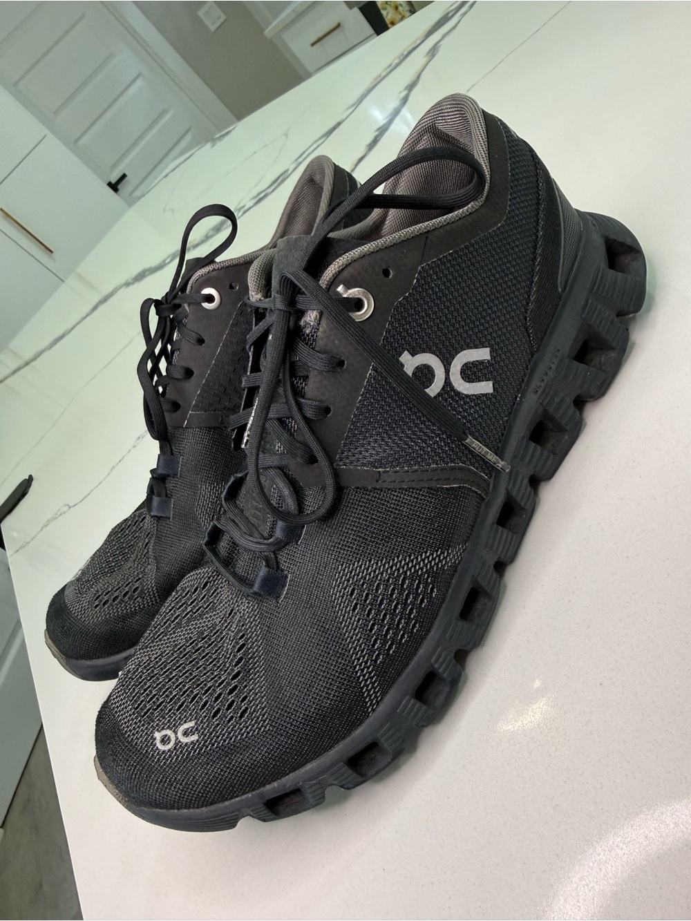 On Running Cloud X Women's - Black/Asphalt Size 7.5